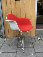 Charles eames vitra chair - vitra,