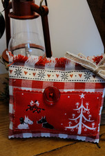 Scottie dogs/mistletoe/tree