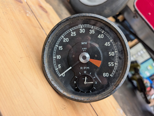 Jaguar type rev counter - type,