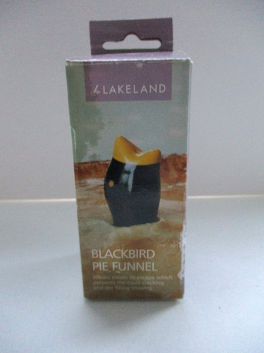 Lakeland blackbird pie funnel - blackbird,