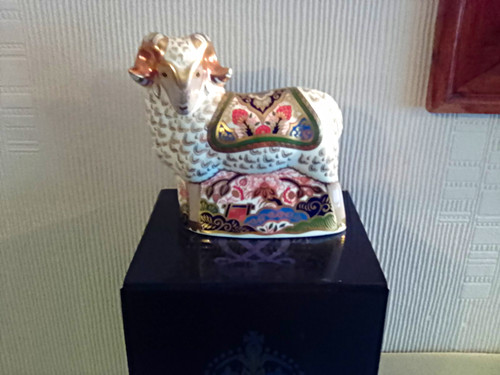 Royal crown derby imari ram - crown,