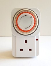 Homebase TS-ME1 24hr Plug-In Timer Switch; UK 3 Pin Adapter; 12(H) x 7(W); 5 (D)