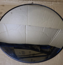 Round Wall Mirror Hanging With