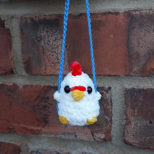 Chicken swing car mirror - on,