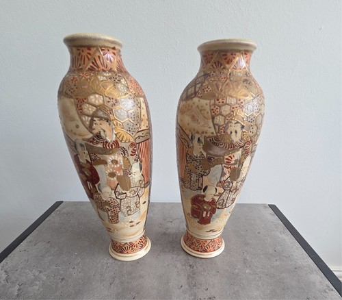 Beautifully decorated pair - a,