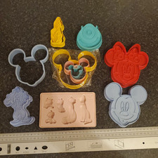 lot 5 new Disney Baking cooking  moulds cutters cat Minnie Micky mouse cake soap