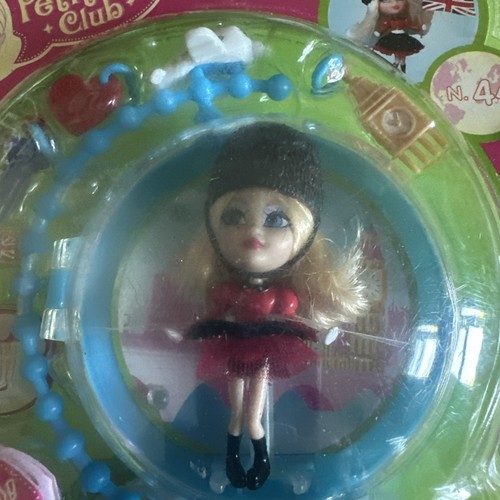 Barbie peek boo petites - peek, a