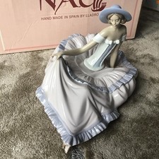 NAO by Lladro Grace Girl Hat Porcelain Figurine 1265 Daisa 1997 Spain Retired