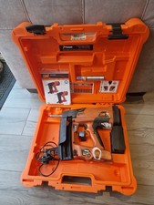 Spit Pulsa 40P Gas Nailer Kit – Nail Gun, Battery, Charger, Case, Tested