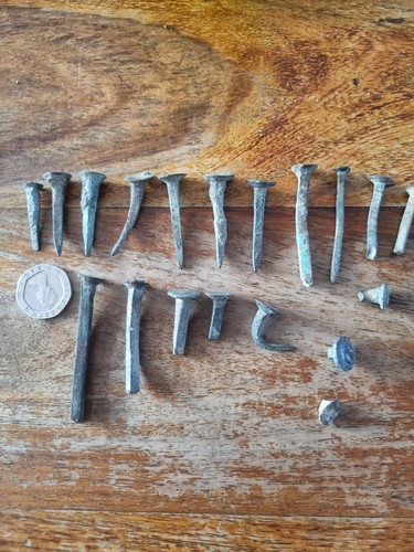 Antique brass roman nails - brass,
