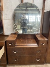 Vintage Walnut Veneer Dressing