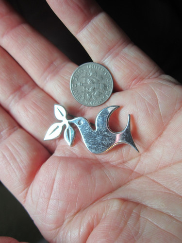 Retired james avery dove olive - james,