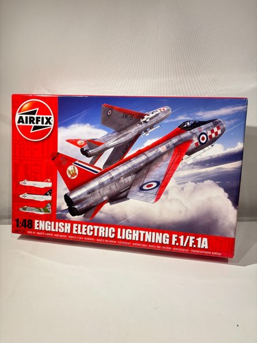 Airfix a09179 english electric - airfix,