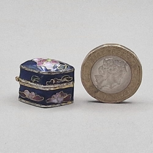 Beautiful small vintage - beautiful,