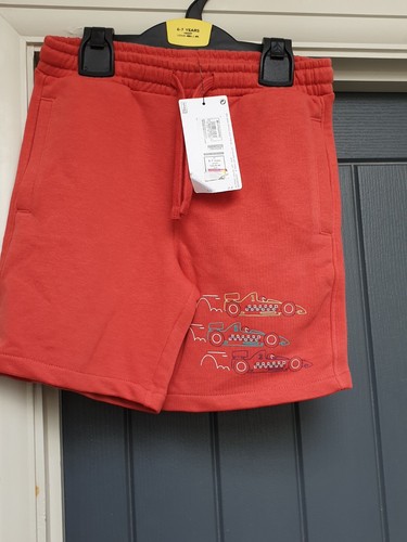 Boys shorts years - 6-7,