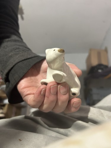 Szeiler figurine polar - of, a