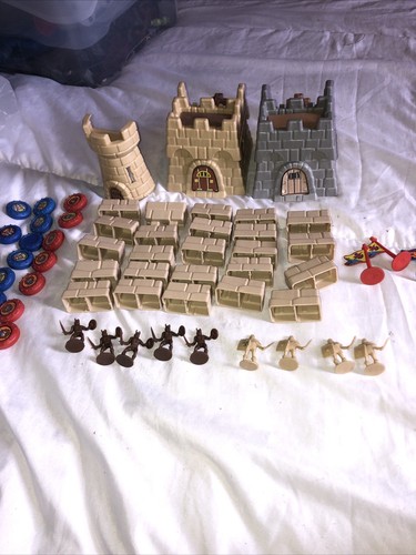 Crossbows and catapults battle - and,
