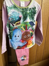 GIRLS IN THE NIGHT GARDEN