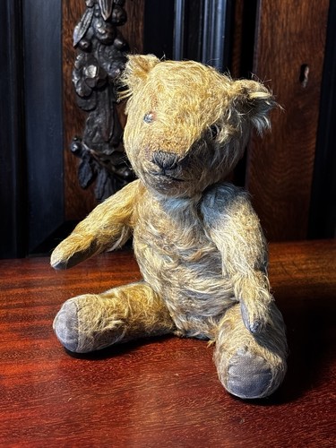 Small antique old - old, bear.