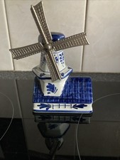 Delft Blue Windmill - Ceramic with Spinning Metal Sails - 11 Cm tall