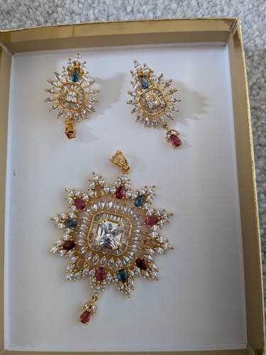 Gold tone kundan jewellery - kundan/ad,