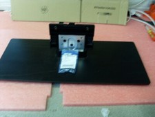 TOSHIBA40L3453DB  USED  PEDESTAL  STAND & FIXING SCREWS    LOC/SHED01