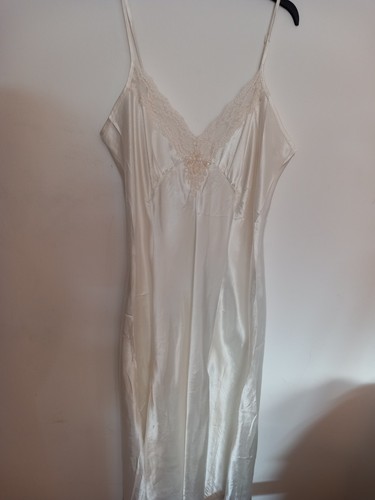 Stunning vintage intimo - vintage,