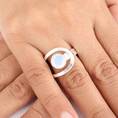 Milky opal gemstone 925 - milky,