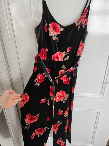 Black red floral velvet - black,