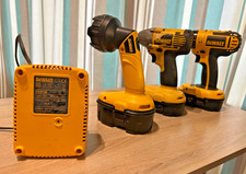 Dewalt 18v Cordless Power Tools Set With Batteries And Battery Charger.