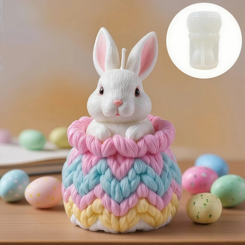 Knitted gift bag crawled out