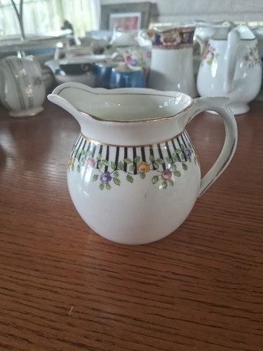 Aynsley ins milk - 3½ins, jug