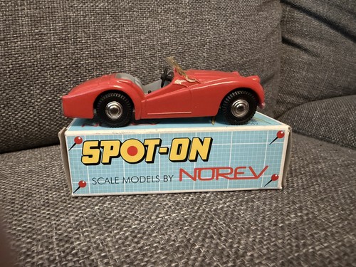 Triang spot 108 - triang, on