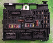Peugeot 407 2006 Coupe 2.7HDi Diesel Engine Bay Fusebox 9658070980