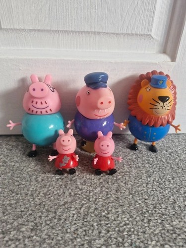 Peppa pig character - pig, figures