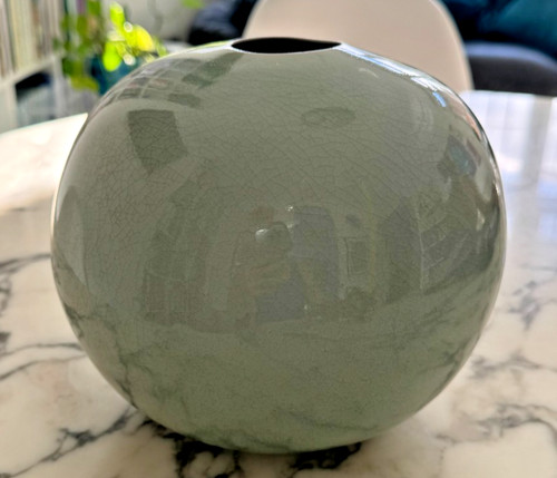 Pale jade green - crackle, glaze
