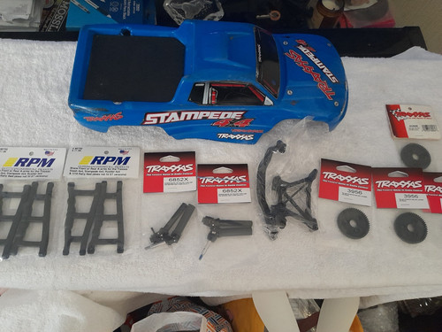 Traxxas stampede 4x4 4wd - 1/10,
