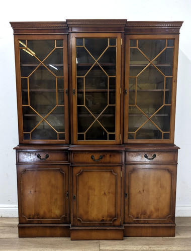 Display cabinet yew - display,