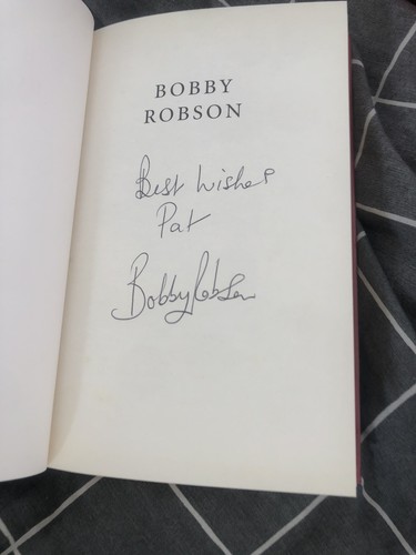 Rare football legend sir bobby - legend,