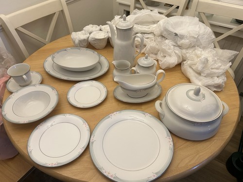 Royal doulton bone china - royal,