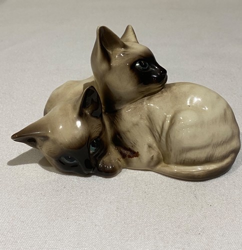 Beswick siamese kittens - ,