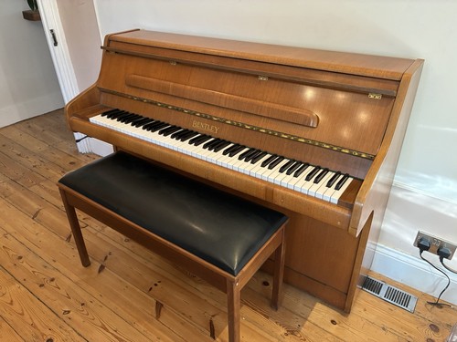Bentley upright compact - compact, piano