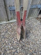 Fence post hole digger - hole,