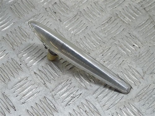 Left side wing - side, indicator