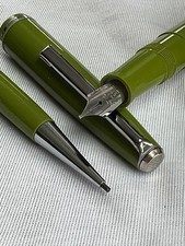 Vintage Platignum Silverline Set fountain pen and pencil. Boxed.  Green. Unused.