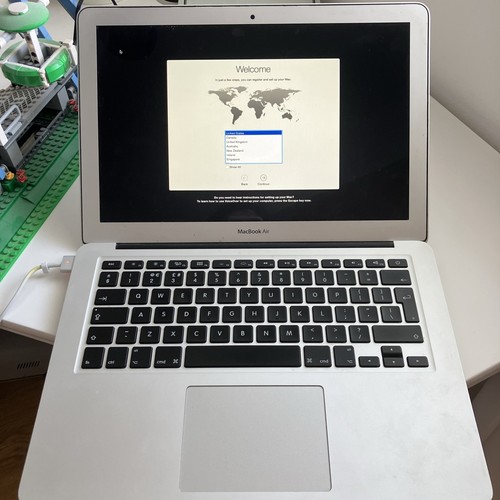 Macbook air a1466 screen - 13”,
