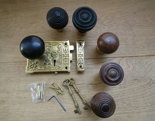 Wooden door rim - rim, knob