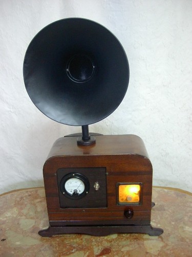 Nanaola vintage tube radio - vintage,