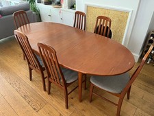 Extendable 6-8 Seat Mid Century Dining Room Table & 6 Chairs