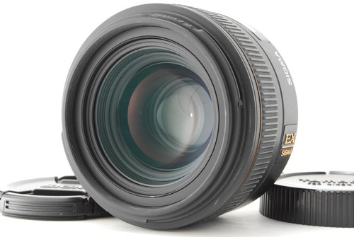 Near mint sigma af 30mm - [near, mint]